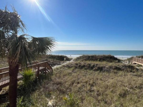 Oceanfront Oasis: Endless Ocean Views & Luxury Amenities Minutes to Attractions